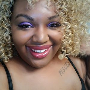 Meet your Posher, Vanessa